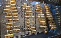 Giá vàng xuyên thủng mốc 4.000 USD/ounce, chạm đáy 7 tháng do sức ép từ đồng bạc xanh