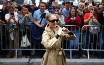 Celine Dion ở Paris - Phượng hoàng của làng nhạc chính thức tái sinh