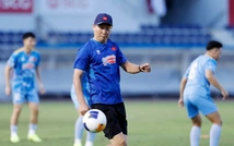 Ông Kim Sang Sik và mục tiêu vượt qua 'cái bóng' HLV Park Hang Seo