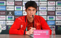 Trung Kiên nói điều đặc biệt về đồng nghiệp Li Hao của U23 Trung Quốc