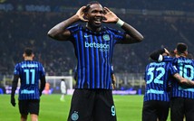 Inter Milan giành ngôi đầu bảng sau chiến thắng trước Bologna