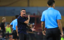 HLV Harry Kewell: 'CLB Hà Nội không vụn vỡ trước đối thủ rất mạnh'