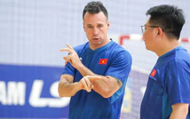 HLV Diego Giustozzi: 'Tôi muốn các cầu thủ trẻ dám mắc sai lầm để trưởng thành'