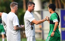 V.League vòng 6: Hai HLV trưởng bị đình chỉ, Văn Hậu và 6 cầu thủ vắng mặt