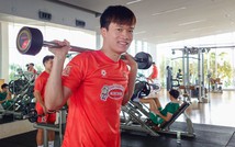 Tin nóng bóng đá Việt hôm nay 4/10: Đội tuyển Việt Nam tập nhẹ đấu Malaysia; 4 tuyển thủ Việt Nam bay sang Thái Lan sau FIFA ASEAN Cup