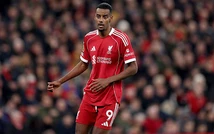 Tất cả cùng thất bại cay đắng trong vụ chuyển nhượng kỷ lục của Alexander Isak