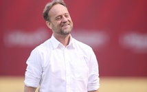 HLV Polking bất ngờ về 'món quà' từ trung vệ Ninh Bình