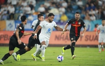 Xuân Son, Hoàng Đức khiến HLV Kim Sang Sik thở phào