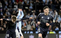 Thắng nghẹt thở phút bù giờ, Real Madrid lại gây áp lực với Barcelona trong cuộc đua vô địch La Liga