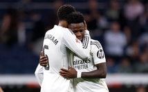 Mbappe và Vinicius tỏa sáng, Real Madrid rút ngắn khoảng cách với Barca