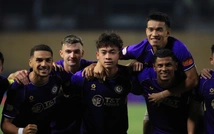 Trung vệ 20 tuổi của Hà Nội FC khiến V-League thêm hấp dẫn