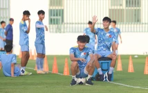 Tin nóng bóng đá Việt hôm nay 15/5: U17 Việt Nam tập hồi phục; Trung vệ Việt kiều Pháp gia nhập CLB CAHN