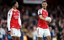 Huyền thoại Arsenal ca ngợi cặp trung vệ của Phảo thủ trước trận chung kết Champions League