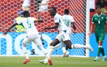 Pape Gueye chờ chuyến tàu đến Premier League