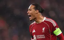 Rắc rối xung quanh tấm băng đội trưởng của Liverpool