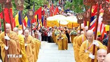 Cung rước, tôn trí xá lợi Đức Phật Thích Ca Mâu Ni tại chùa Tam Chúc 