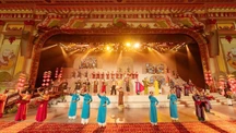 "Việt Nam bách nghệ": Show diễn thấm đẫm hồn Việt