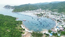 Vẻ đẹp hoang sơ, yên bình của vịnh Vĩnh Hy