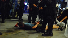 Cận cảnh: Lực lượng an ninh trấn áp các Hooligan EURO