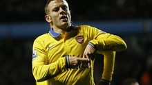Wilshere rực sáng, Arsenal hạ Aston Villa 2-1 và trở lại ngôi đầu