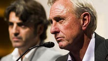 Johan Cruyff: 'Tôi buồn khi thấy Barca thế này'