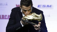 Ronaldo nhận giải Chiếc giày Vàng, muốn ký hợp đồng mới. Và được tăng lương?