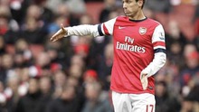 Thêm Monreal, Gibbs, và Chamberlain nhập viện, Arsenal có đủ 1 đội hình bị chấn thương