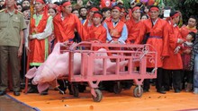 Ứng xử với Lễ hội Chém lợn như thế nào?
