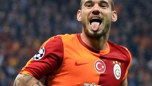 Tiếc chưa Man United? Wesley Sneijder lại ghi bàn thắng tuyệt đẹp