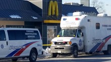 Tranh cãi tại cửa hàng McDonald, bảo vệ xả súng sát hại 2 người