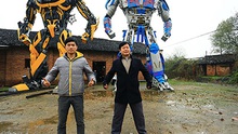 Hai cha con Trung Quốc thành sao nhờ chế robot 'Transformers'