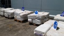 Pháp thu giữ hơn 2 tấn cocaine