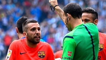 Trọng tài xin lỗi cầu thủ Espanyol vì bàn thắng không hợp lệ của Messi