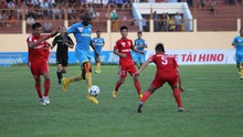 Hạ B.Bình Dương 1-0, S.Khánh Hòa bất bại 11 trận