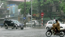 Bắc Bộ và Thanh Hóa mưa dông diện rộng kèm khả năng xảy ra tố lốc, mưa đá
