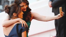 'Hoa hậu đẹp nhất thế giới' ngang nhiên phá lệnh cấm 'tự sướng' ở Cannes