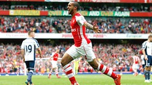 Theo Walcott lập hat-trick ở vòng cuối: Từ người thừa thành người hùng của Arsenal