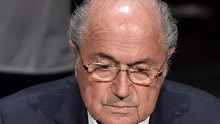 Ngoài tham nhũng, còn lý do nào khiến Blatter phải từ chức Chủ tịch FIFA?