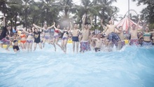 Học sinh cấp 3 chụp ảnh kỷ yếu trong bể bơi: Thông điệp bikini