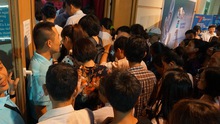 Khán giả Hà Nội nườm nượp đi xem phim tài liệu