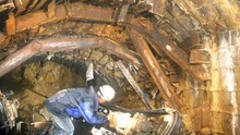 Quảng Nam: Dân nhận 830 triệu đồng đền bù vụ nổ mìn thi công đường hầm