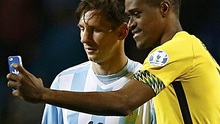 Messi ngạc nhiên khi cầu thủ Jamaica xin chụp ảnh selfie