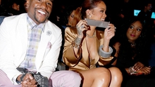 Mayweather bị người đẹp Rihanna bịt miệng tại BET Awards 2015