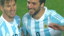 Higuain ghi bàn ấn định thắng lợi 6-1 của Argentina trước Paraguay