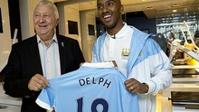 Fabian Delph CHÍNH THỨC gia nhập Man City sau khi thề thốt... trung thành với Villa