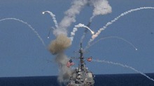 Tàu khu trục Mỹ bốc khói nghi ngút do nổ tên lửa ngay sau khi phóng