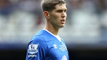 Huyền thoại Man United cảnh báo John Stones không nên đến Chelsea