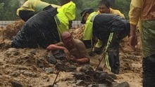 CẬN CẢNH bão Soudelor: 8 người chết ở Trung Quốc, đường phố thành sông; Đài Loan bới bùn cứu người