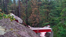 Máy bay chở khách du lịch rơi xuống rừng rậm tại Canada, 6 người chết