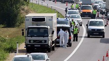 Không phải 50 mà là 71 người tị nạn đã chết ngạt trên xe tải ở Áo